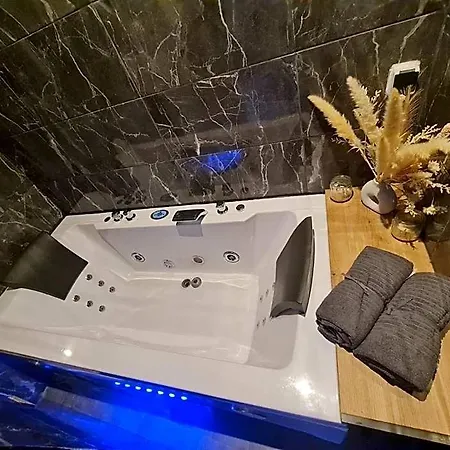 Jacuzzi Liebeshotel *