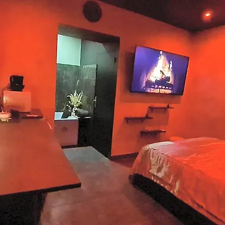Jacuzzi Liefdeshotel Lyon